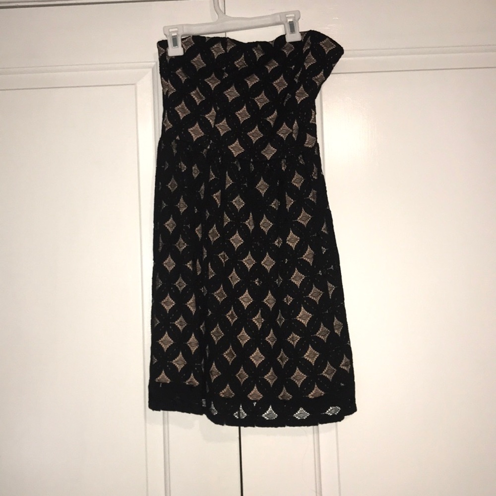 Short Strapless lace dress